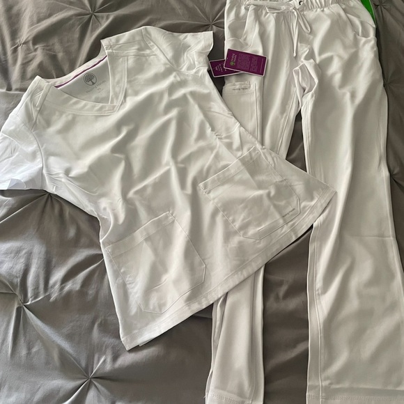Healing Hands White Scrub Set - Picture 1 of 7